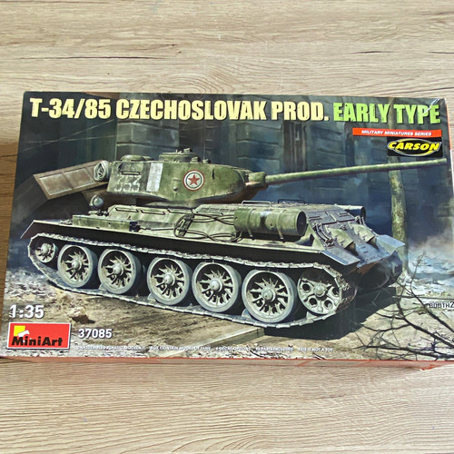 Miniart 34 85 - 1:35, t-34/85